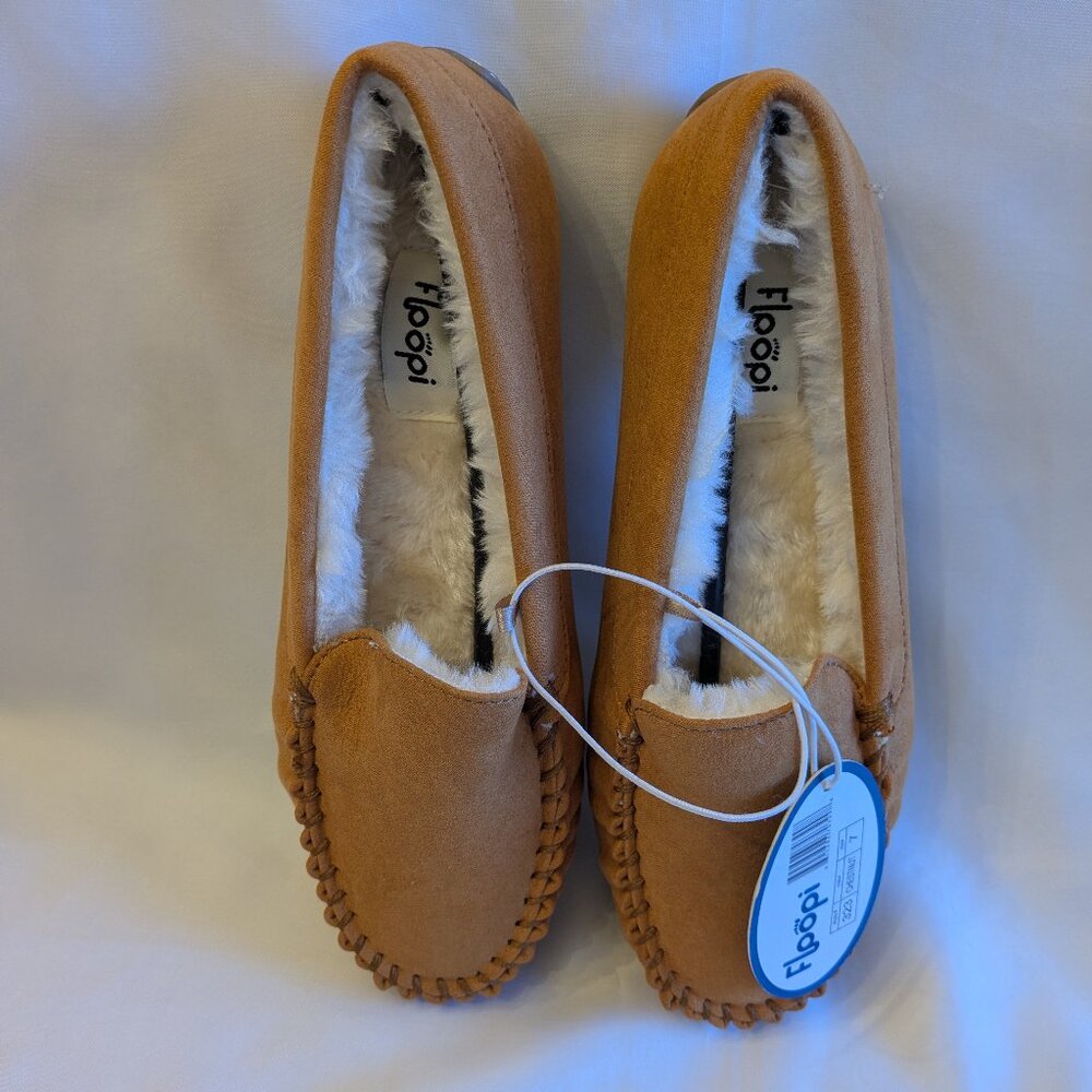 Floopi Women's Indoor/Outdoor Memory Foam Moccasin Slippers NWT - Picture 13 of 16